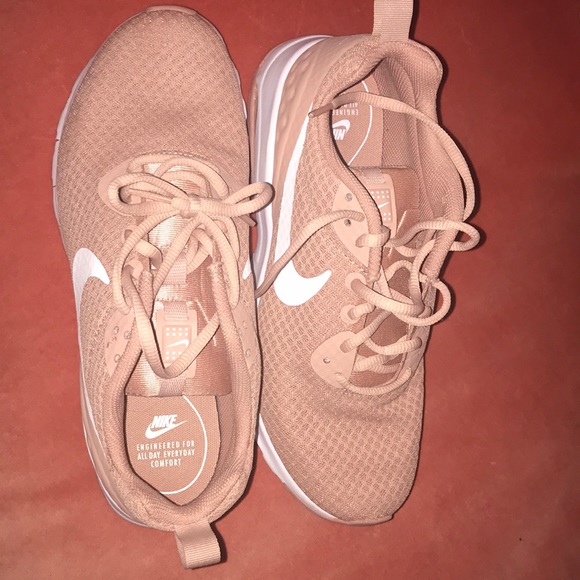 Women's Air Max Motion Lw Running Shoe Mauve - Picture 2 of 8